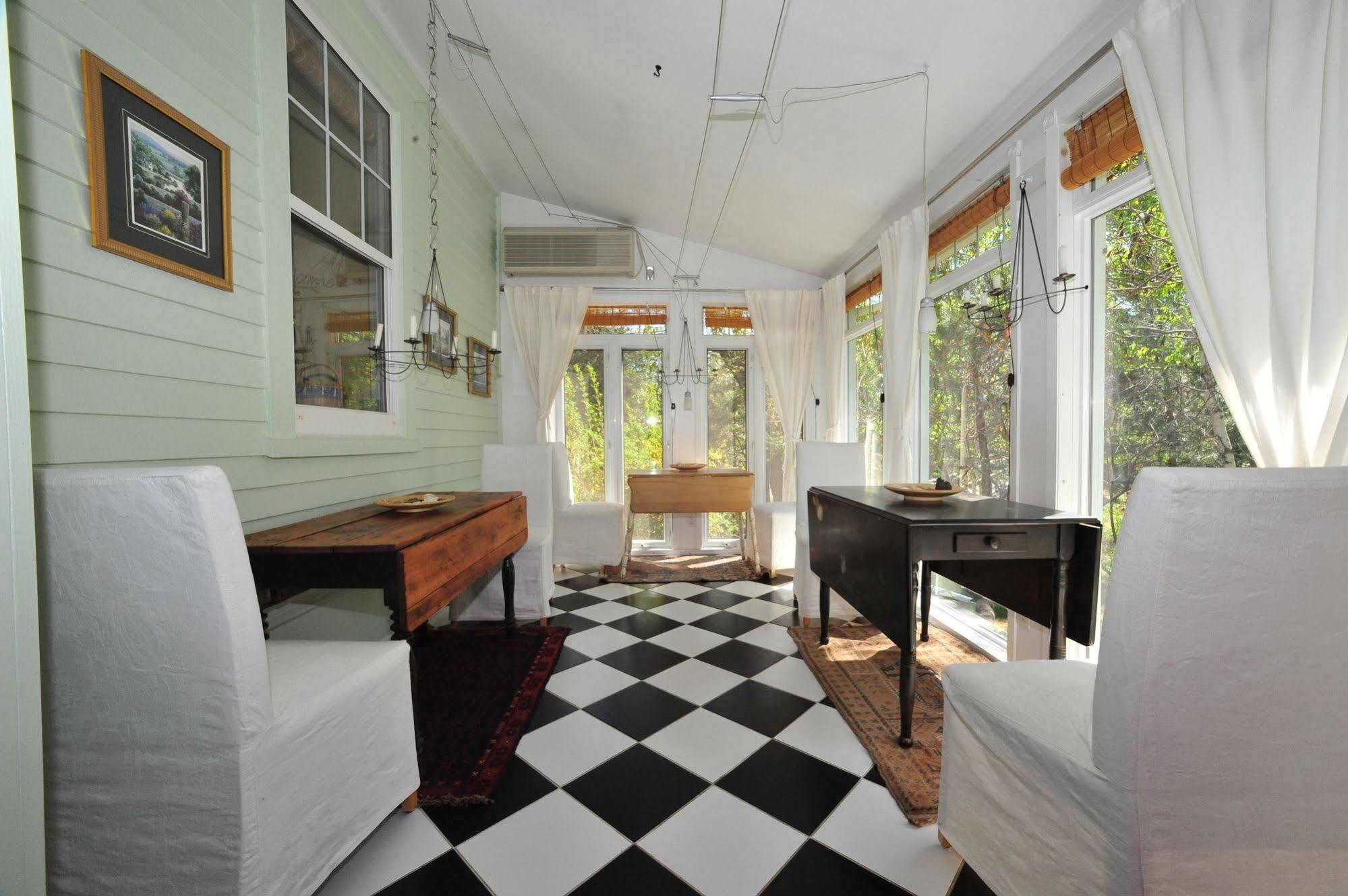Little Shemogue Inn Buitenkant foto